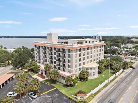 235 6th St NW #504, Winter Haven, FL 33881