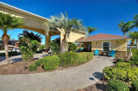 535 Narrow Pond Rd, Polk City, FL 33868