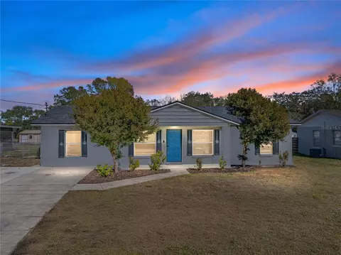 325 Honey Bee Ln, Polk City, FL 33868