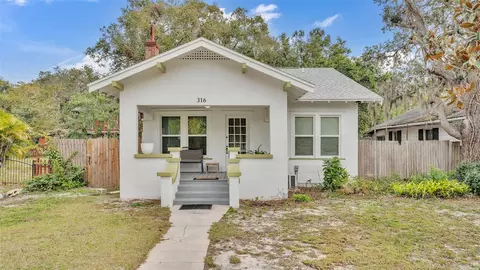 316 8th St NE, Winter Haven, FL 33881