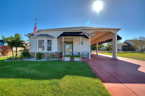1039 Motorcoach Dr, Polk City, FL 33868