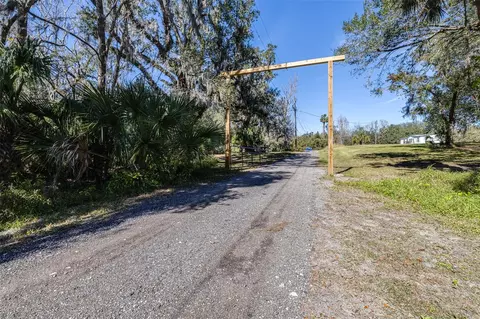 1944 Sparkman Rd, Plant City, FL 33566