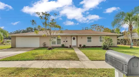 6139 Christina Dr W, Lakeland, FL 33813