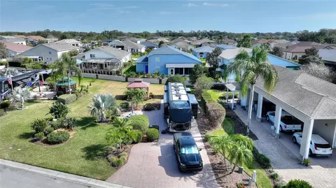 411 Cruisers Dr, Polk City, FL 33868
