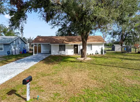 9608 Theresa Dr, Thonotosassa, FL 33592