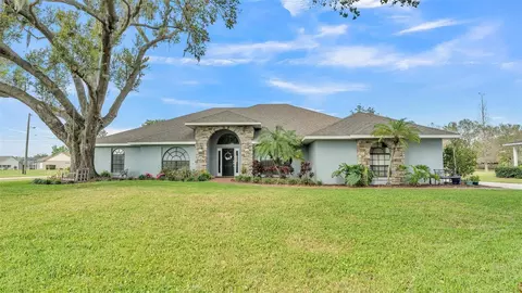 1201 Grey Fox Hollow Dr, Winter Haven, FL 33880