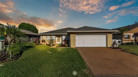 6211 Crane Dr, Lakeland, FL 33809