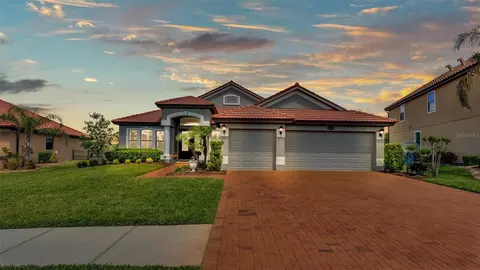 1983 Via Lago Dr, Lakeland, FL 33810