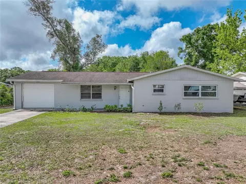 407 NE 8th St, Mulberry, FL 33860