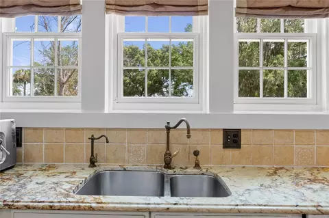 Kitchen - 1760 Old Eagle Lake Rd, Bartow, FL 33830 photo 3 of 7