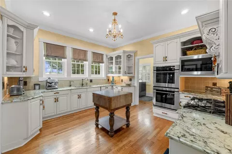 Kitchen - 1760 Old Eagle Lake Rd, Bartow, FL 33830 photo 2 of 7