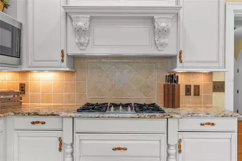Kitchen - 1760 Old Eagle Lake Rd, Bartow, FL 33830 photo 6 of 7