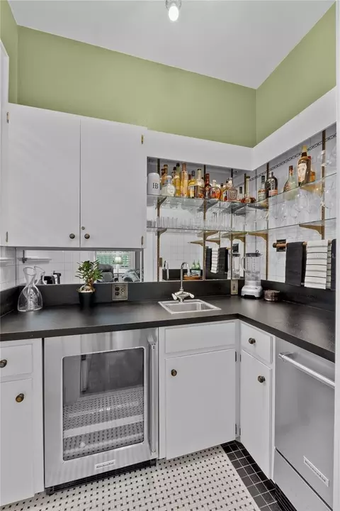 Kitchen - 1760 Old Eagle Lake Rd, Bartow, FL 33830 photo 7 of 7