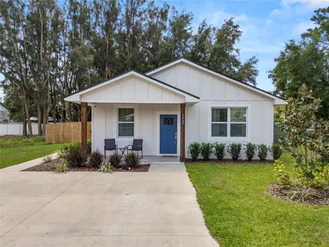 112 5th St SE, Fort Meade, FL 33841