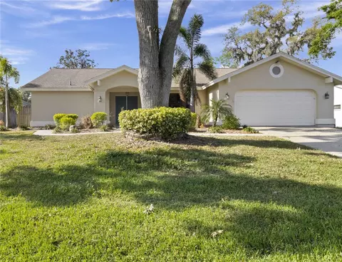 2625 Bridle Dr, Plant City, FL 33566