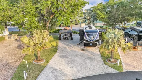 16353 Cherry Tree Ct, Clermont, FL 34714