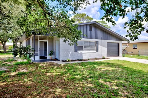 1221 Melody Ln, Sebring, FL 33872