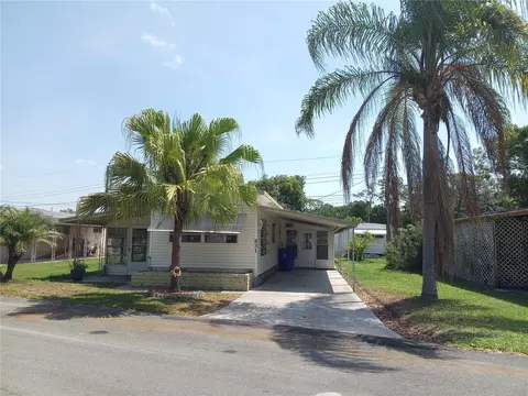 831 Village Pl, Lakeland, FL 33815