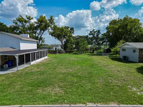 E Valencia Street, Lakeland, FL 33805