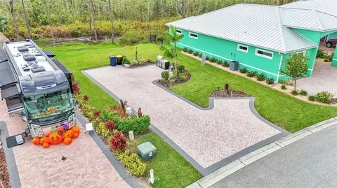 3240 Fish Hawk Dr, Polk City, FL 33868