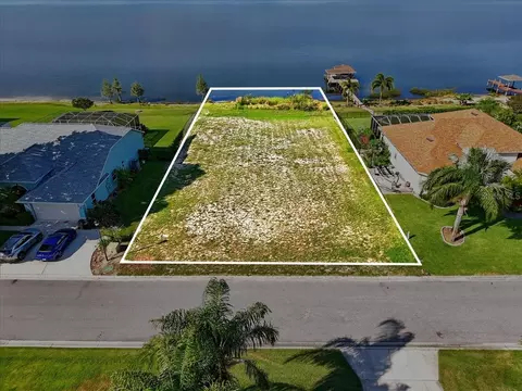 437 Archaic Dr, Winter Haven, FL 33880