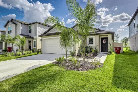 4035 Radiant Mountain Dr, Plant City, FL 33565