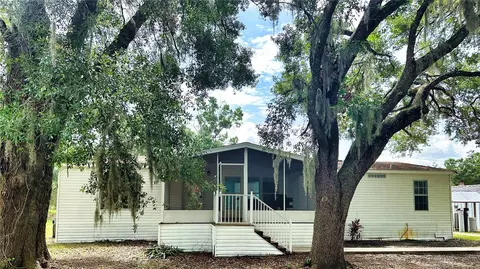 5102 Vaughn Rd, Plant City, FL 33565