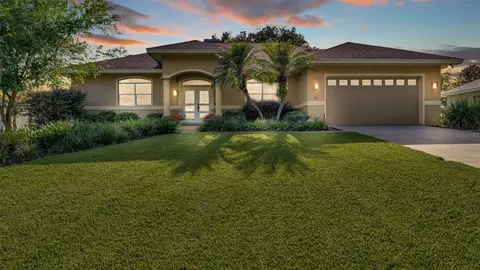 633 Hart Lake Dr, Winter Haven, FL 33884