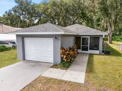 3015 Thornhill Rd, Winter Haven, FL 33880
