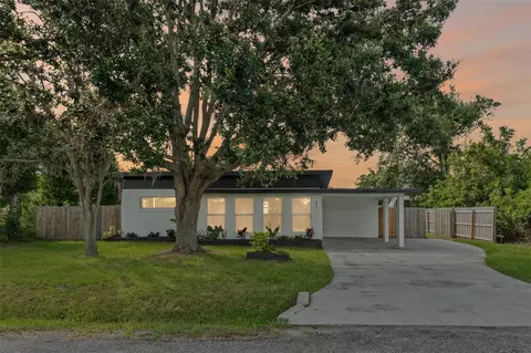 275 Garden Rd, Venice, FL 34293