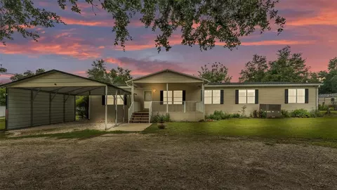 2906 Lampp Rd, Plant City, FL 33565
