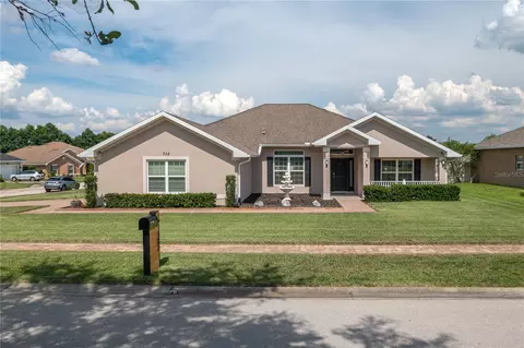 702 Country Walk Cv, Eagle Lake, FL 33839
