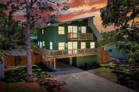 300 Freeport Ave NE, Saint Petersburg, FL 33702