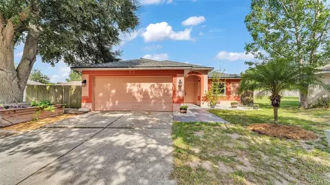 3005 Summer House Dr, Valrico, FL 33594
