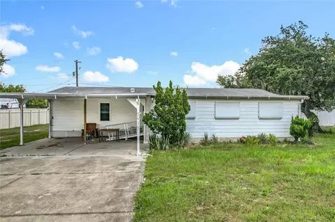 5815 Red Fox Dr, Winter Haven, FL 33884