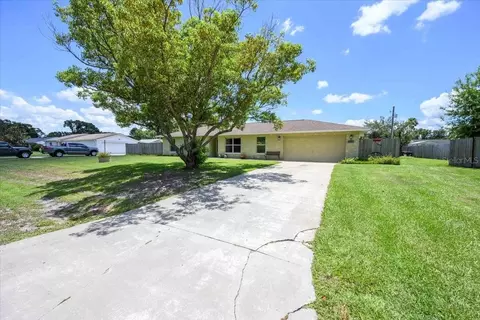 3140 Peacock Ln, Mulberry, FL 33860
