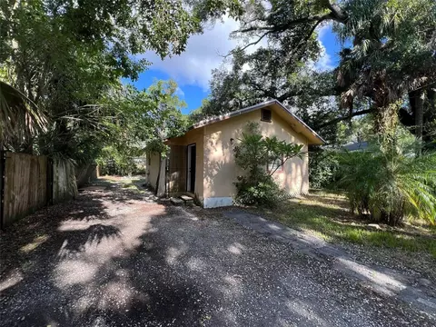 8004 N 14th St, Tampa, FL 33604