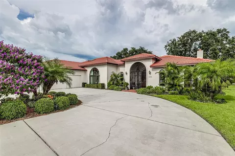 529 Clubhouse Dr, Lake Wales, FL 33898