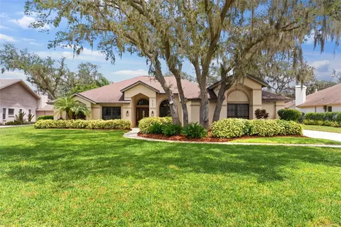 2702 Pine Club Dr, Plant City, FL 33566