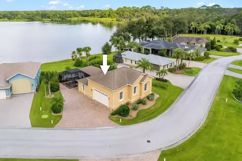 652 Meandering Way, Polk City, FL 33868
