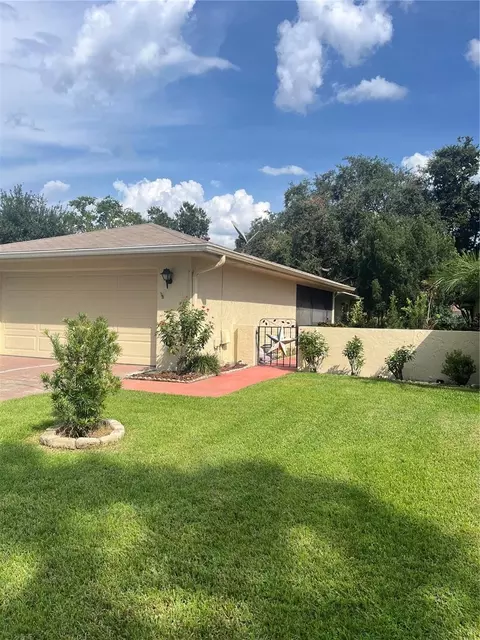 617 Wexford Ct, Winter Haven, FL 33884