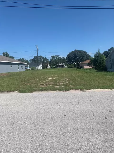 517 Lincoln Ave W, Lake Wales, FL 33853