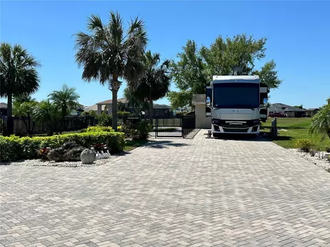 728 Teaberry Trl, Polk City, FL 33868