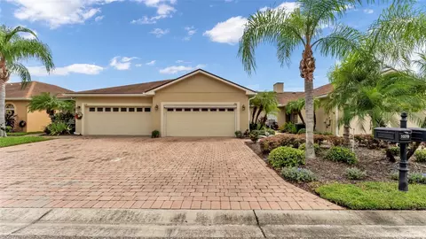 1584 Vienna Square Dr, Winter Haven, FL 33884
