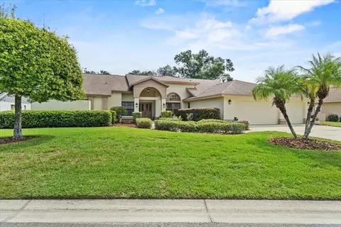 2806 Forest Club Dr, Plant City, FL 33566