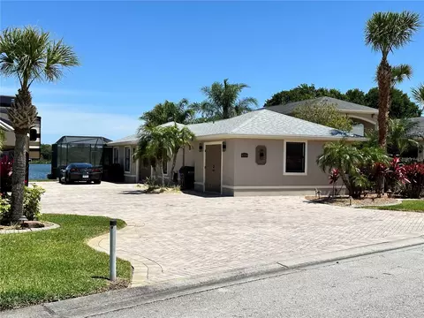 648 Meandering Way, Polk City, FL 33868