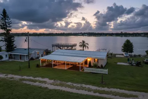 3105 Doc Lindsey Rd, Fort Meade, FL 33841