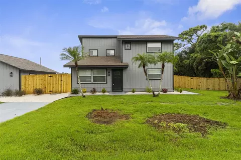 4702 Woodward Pl, Sarasota, FL 34233