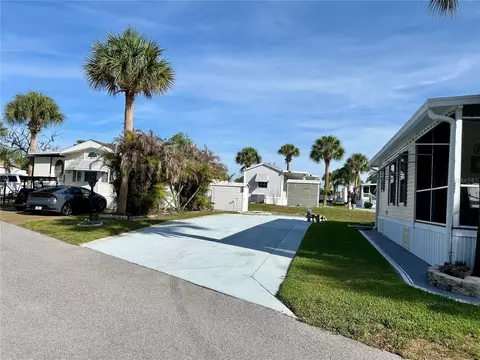 1112 Feather Ln, Bowling Green, FL 33834