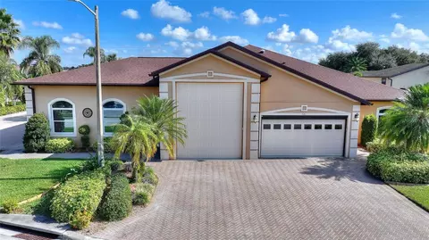 421 Travelers Dr, Polk City, FL 33868